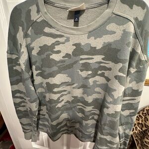 Universal Thread Green and Gray Camouflage Crewneck Sweater
